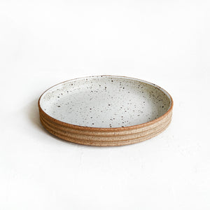 Ribbed Serving Platter in Speckled White