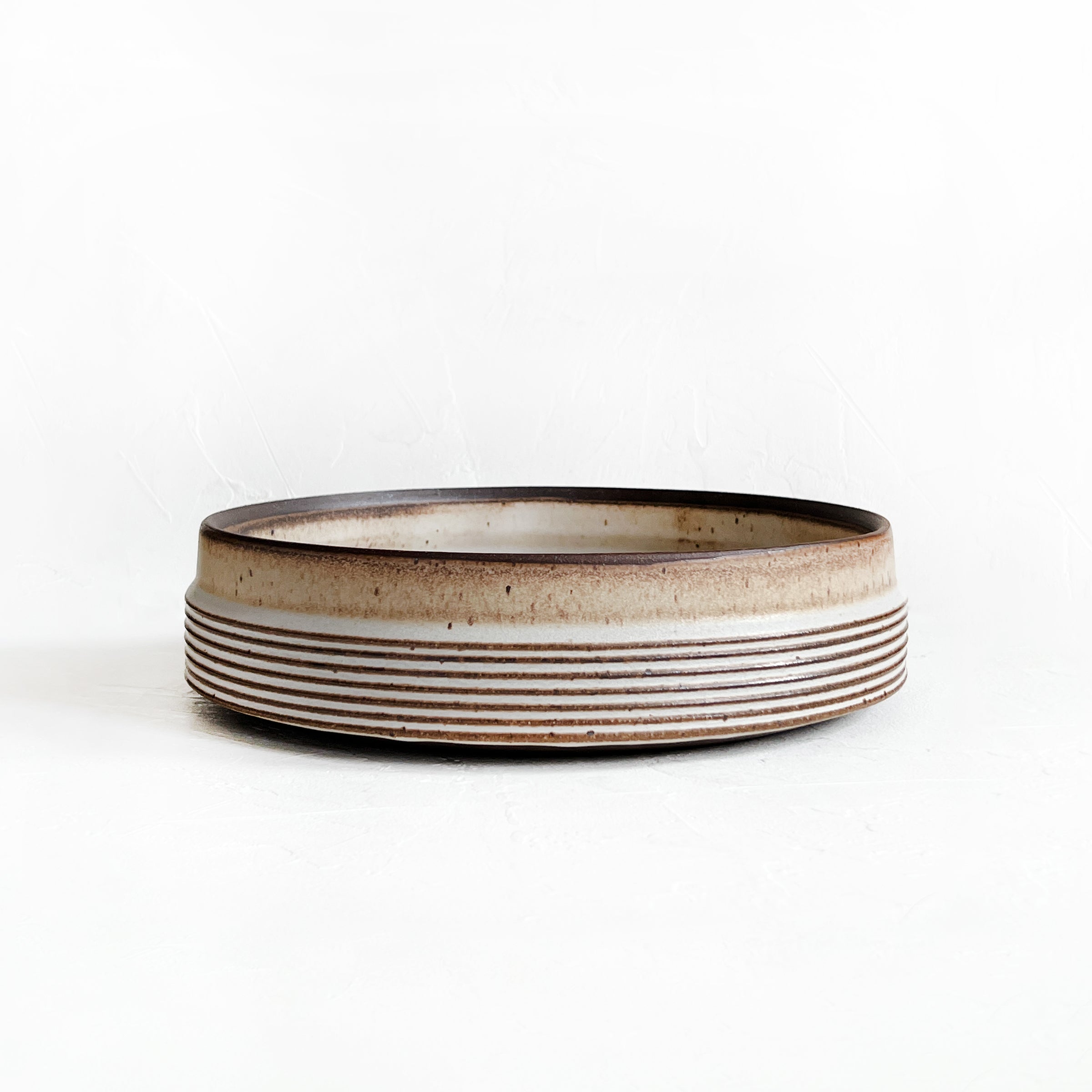 Serving Bowl in Mocha White