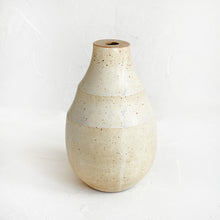 Load image into Gallery viewer, Vase in Speckled Warm White