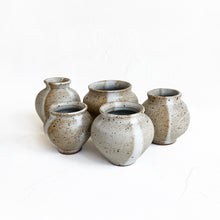 Load image into Gallery viewer, Bud Vase in Speckled White