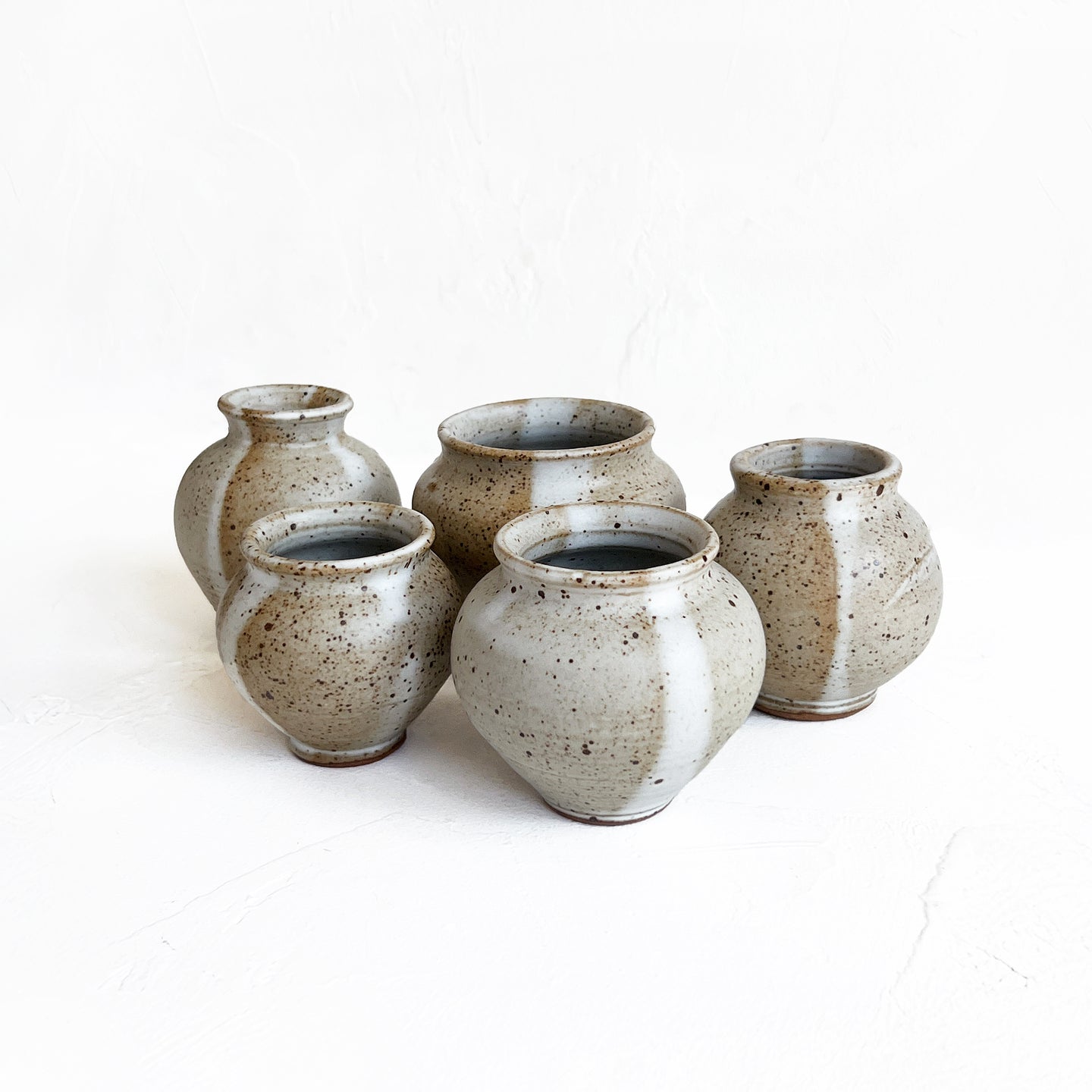 Bud Vase in Speckled White
