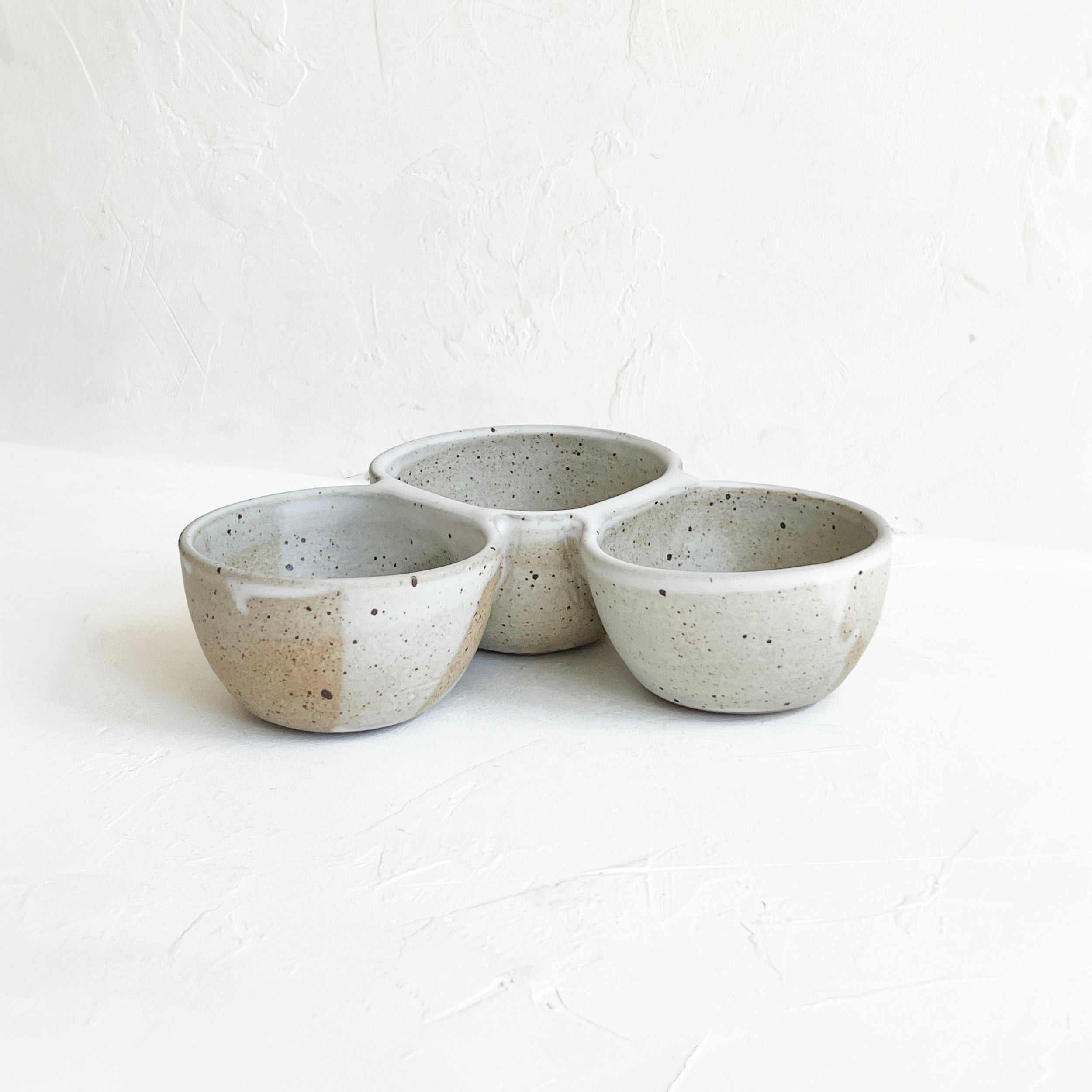 Triple Bowl in Speckled White