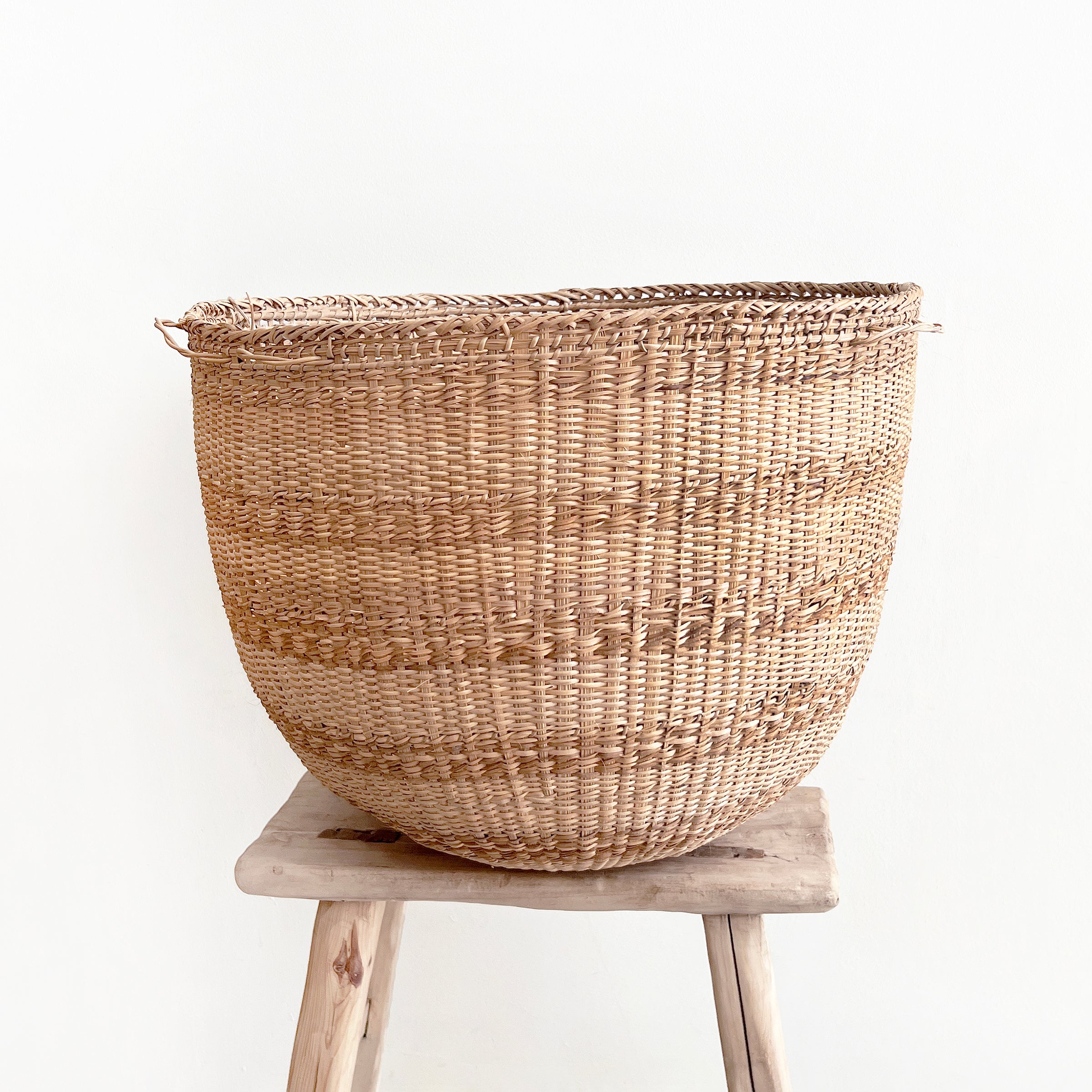 Wii Basket with Tan Stripe
