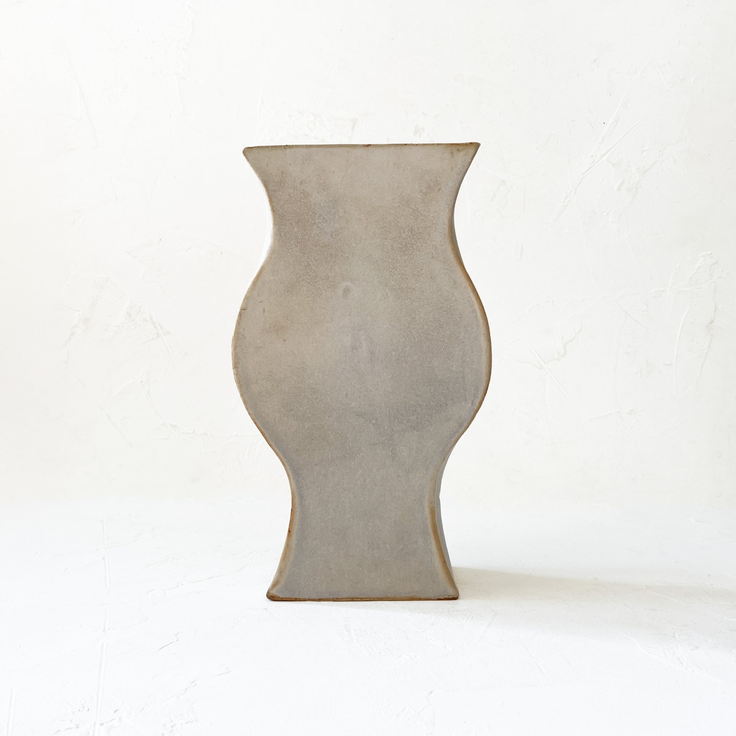 Modern Amphora in Warm White