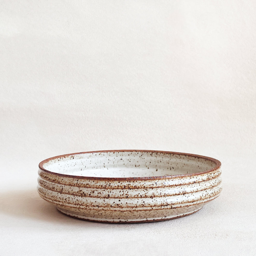 Serving Dish in Speckle