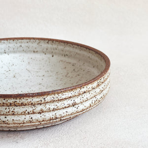 Serving Dish in Speckle