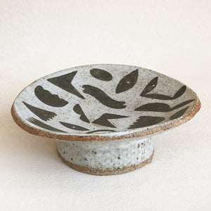 Shape Pedestal Dish in Gray