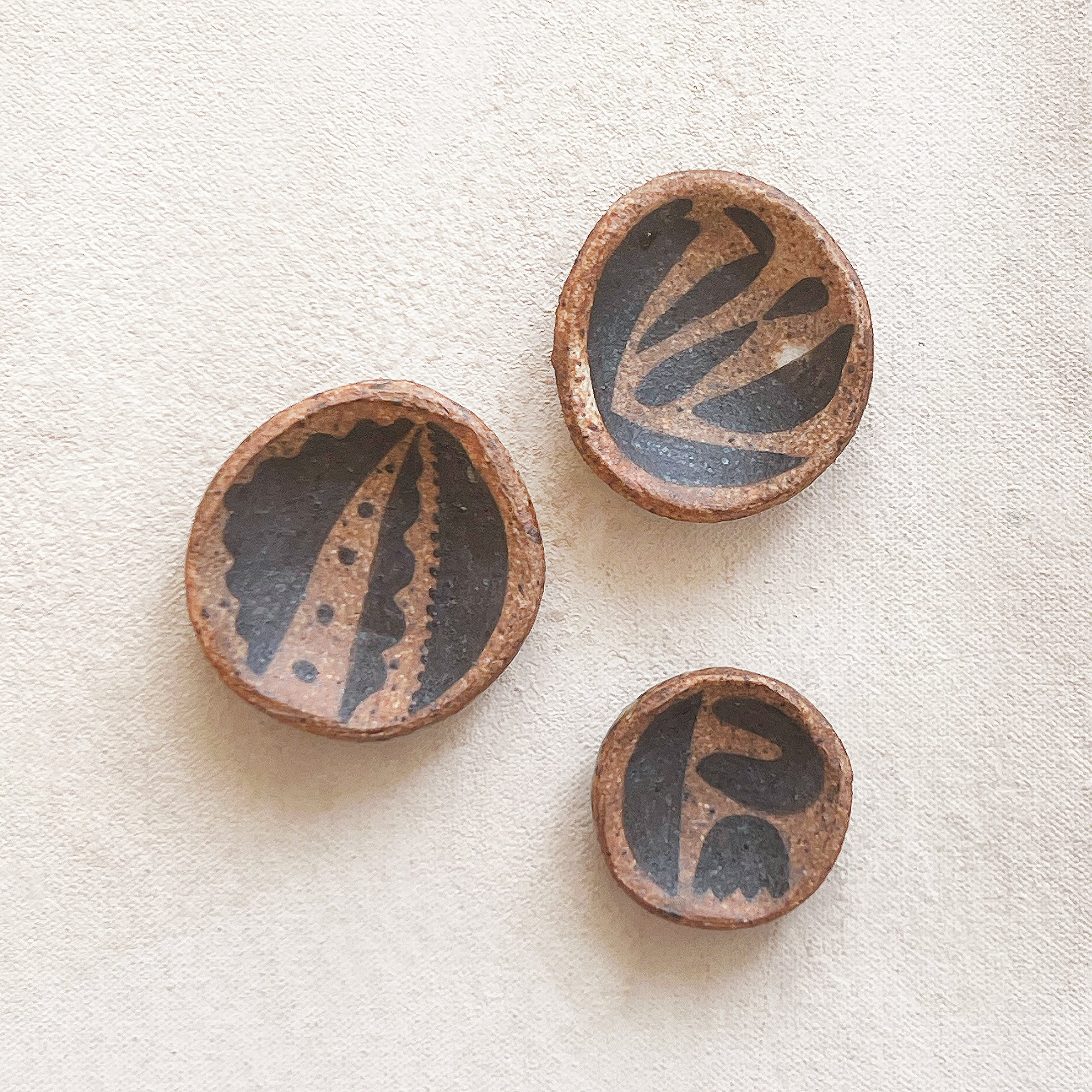 Shape Dish in Brown