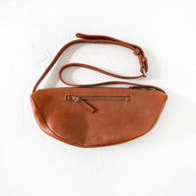 Load image into Gallery viewer, Teca Leather Crossbody Bag in Caramel
