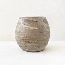 Load image into Gallery viewer, Mitsuko Vase in Cream and White