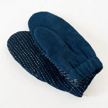 Load image into Gallery viewer, Kantha Mittens in Indigo