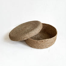 Load image into Gallery viewer, Round Seagrass Basket with Lid