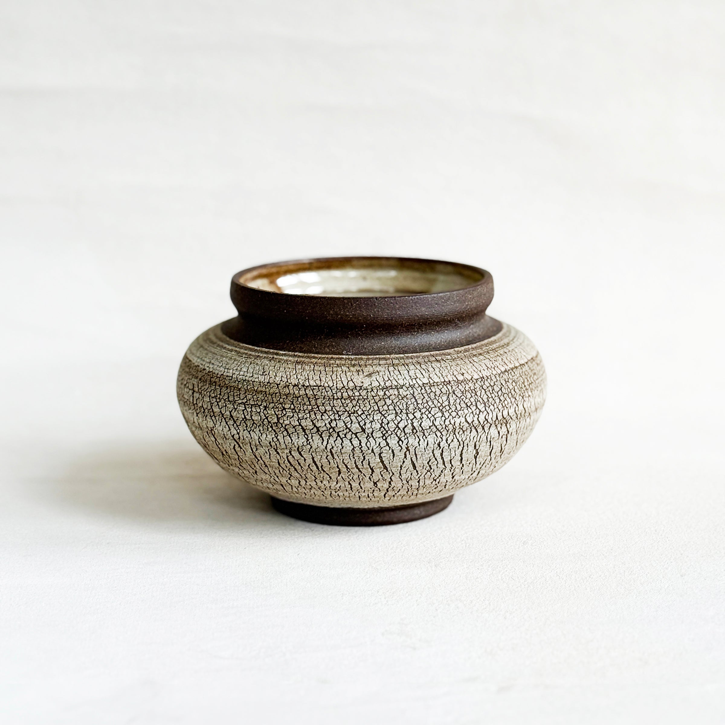 Medium Crackle Pot III