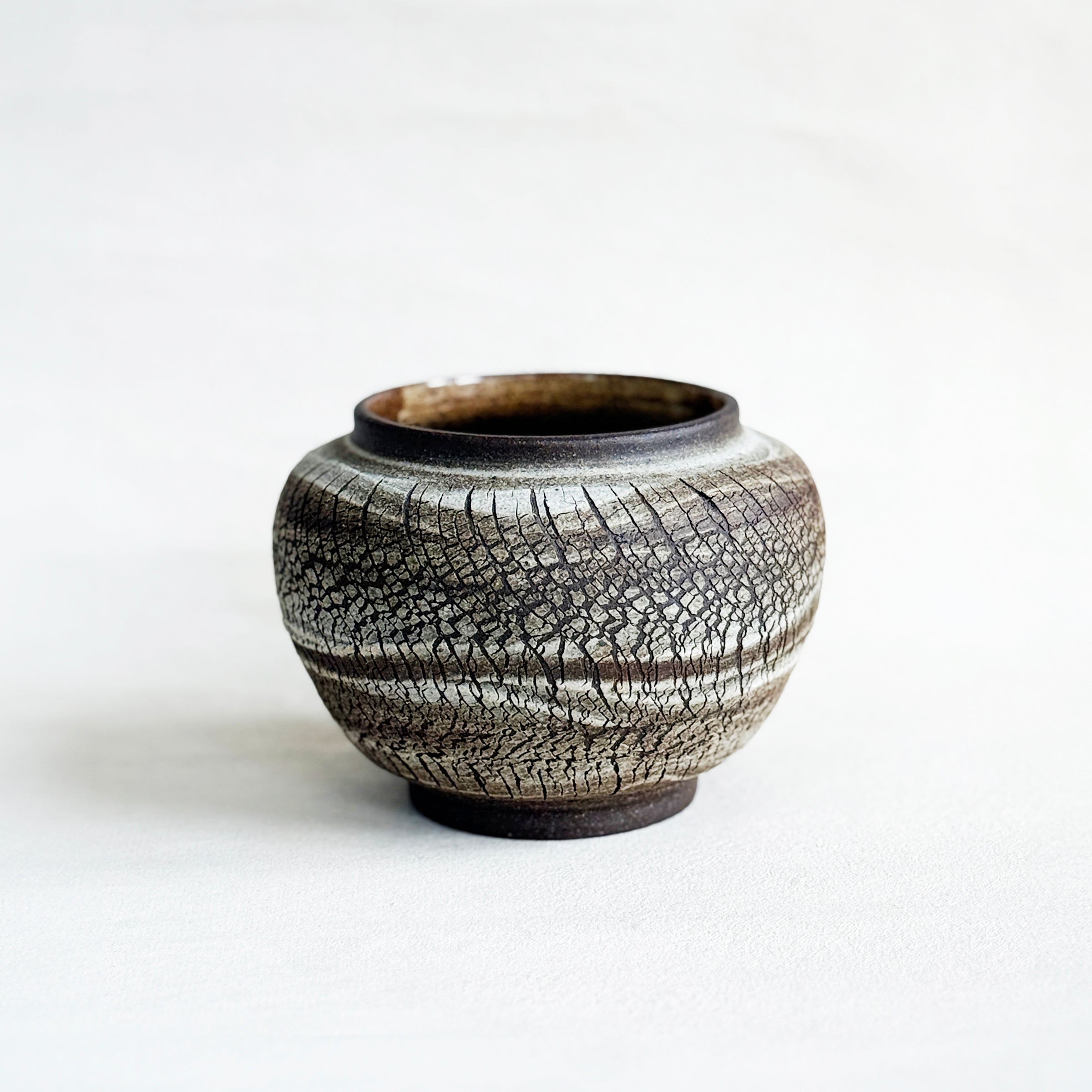 Medium Crackle Pot V