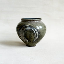 Load image into Gallery viewer, Short Shino Vase