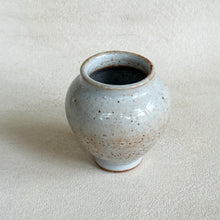 Load image into Gallery viewer, Shino Bud Vase in Cream