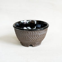 Load image into Gallery viewer, Brutalist footed Bowls
