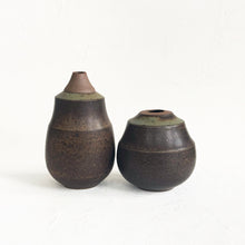 Load image into Gallery viewer, Archer Speckled Vase in Olive and Brown