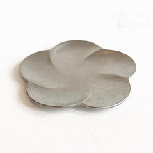 Load image into Gallery viewer, Hand Cast Tin Dish