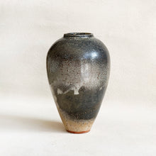 Load image into Gallery viewer, Shino Vase