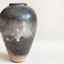 Load image into Gallery viewer, Shino Vase