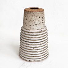 Load image into Gallery viewer, Vase in Speckled White