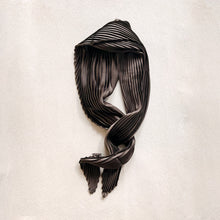 Load image into Gallery viewer, Pleated Diamond Scarf