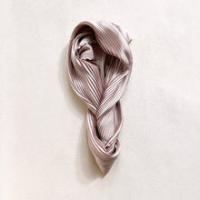 Load image into Gallery viewer, Pleated Diamond Scarf