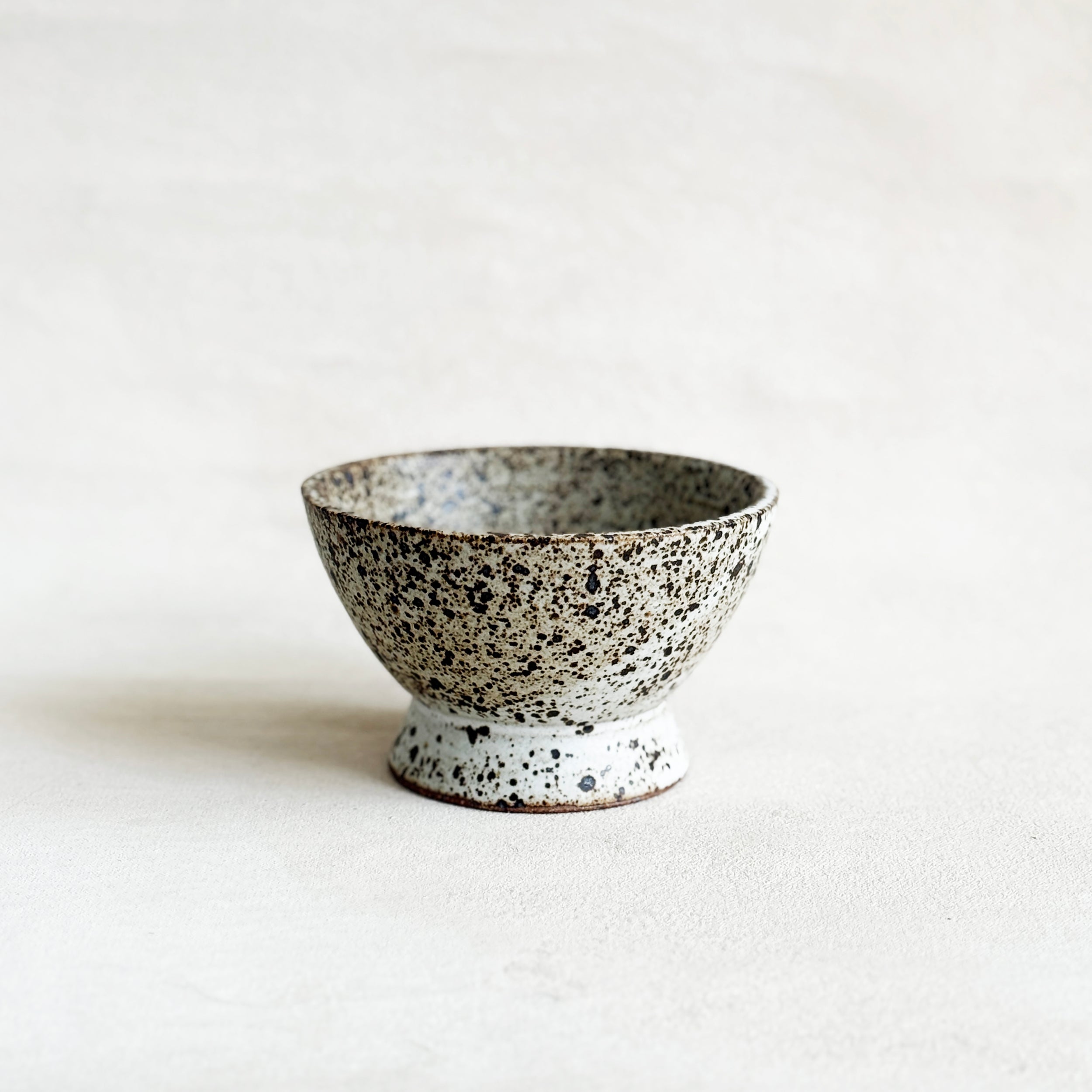 Pedestal Bowl in Quail