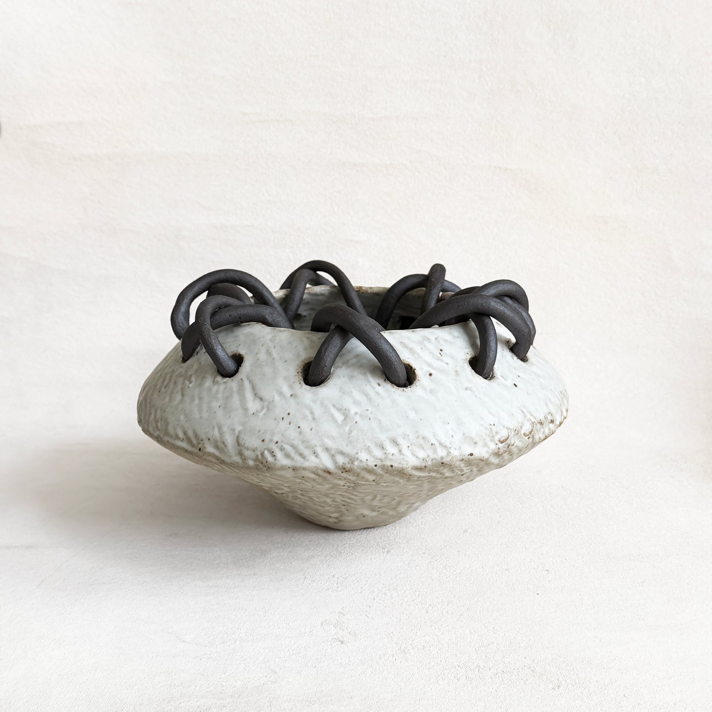 Medium Woven X Pot in Glossy white