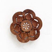 Load image into Gallery viewer, Carved Wood Trivet