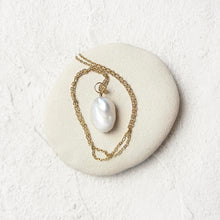 Load image into Gallery viewer, Baroque Pearl Pendant Necklace