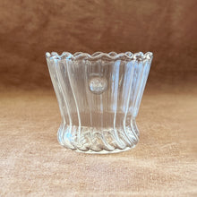 Load image into Gallery viewer, Scalloped Cup