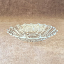 Load image into Gallery viewer, Scalloped Tray