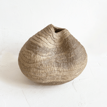 Load image into Gallery viewer, Dimple Vase in Fawn