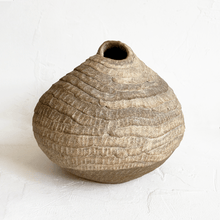 Load image into Gallery viewer, Dimple Vase in Fawn
