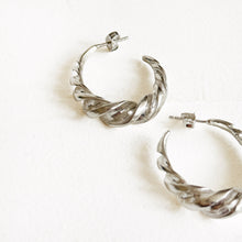 Load image into Gallery viewer, Verso Earrings