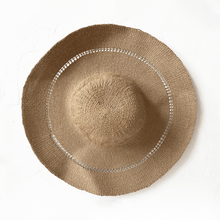 Load image into Gallery viewer, Wide Brim Foldable Straw Hat