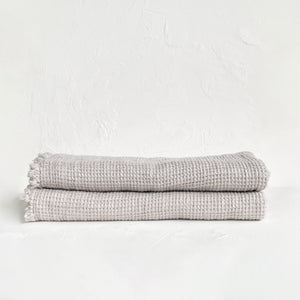 Washed Waffle Linen Throw with Fringes in Silver