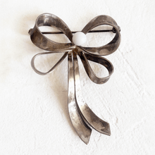 Load image into Gallery viewer, Sterling Silver Bow Brooch