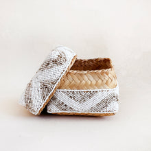 Load image into Gallery viewer, Beaded Box