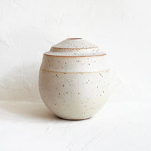 Load image into Gallery viewer, Vase in Speckled White