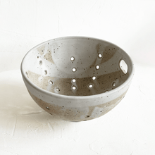 Load image into Gallery viewer, Ceramic Colander in Speckled White