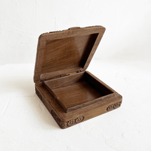Load image into Gallery viewer, Carved Wood Box