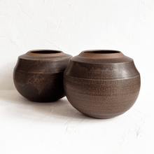 Load image into Gallery viewer, Vase in Brown and Olive