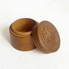 Load image into Gallery viewer, Wooden Lidded Box