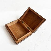 Load image into Gallery viewer, Wooden Lidded Box