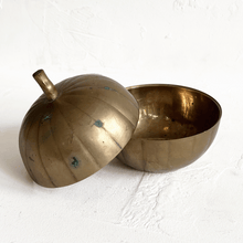 Load image into Gallery viewer, Brass Lidded Pumpkin