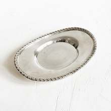 Load image into Gallery viewer, Silver Plated Bread Dish