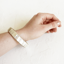 Load image into Gallery viewer, Mother of Pearl Bangle